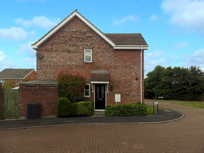 2 Bedroom Terraced House To Rent In Chatsworth Road, Swindon, Wiltshire, SN25