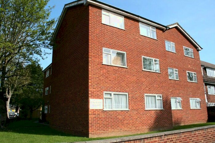 2 Bedroom Apartment To Rent In Surbiton, KT5