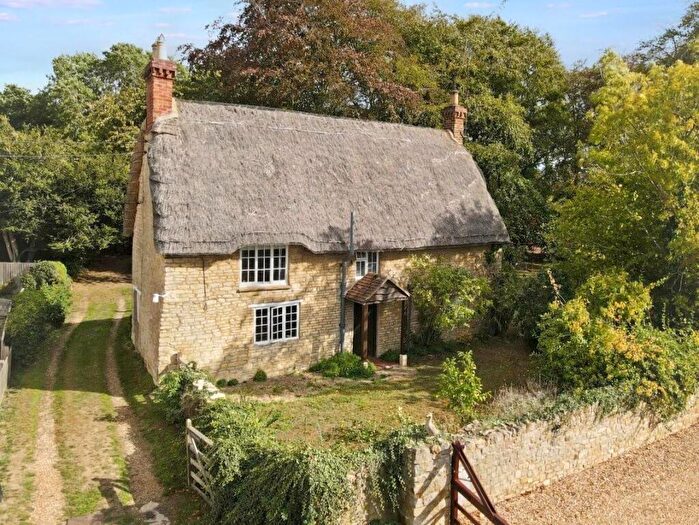 3 Bedroom Cottage For Sale In The Lane, Hinwick, NN29