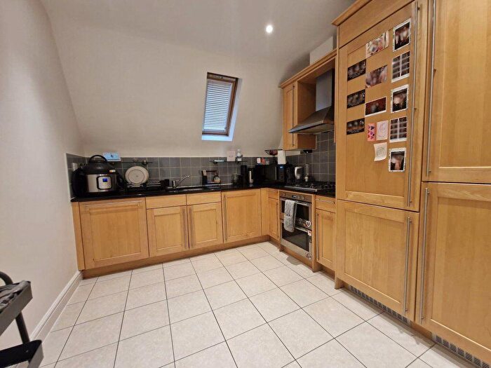 2 Bedroom Apartment To Rent In Chigwell, IG8