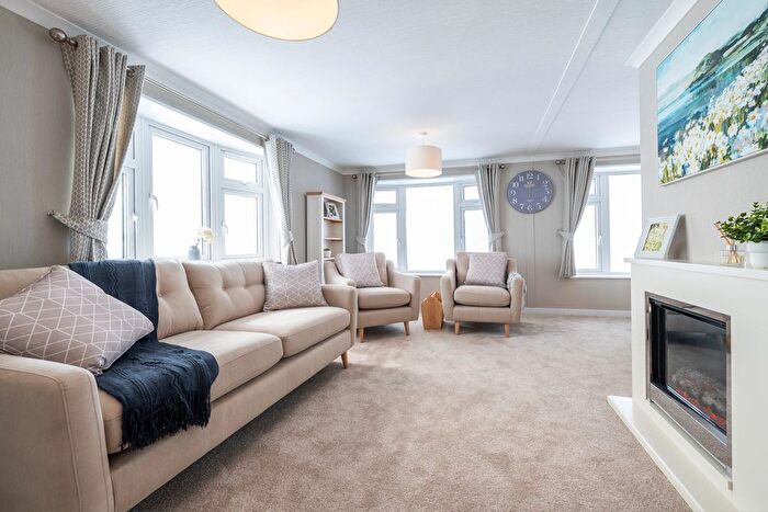 2 Bedroom Mobile/park Home For Sale In Merley House Lane, Ashington, Wimborne, BH21