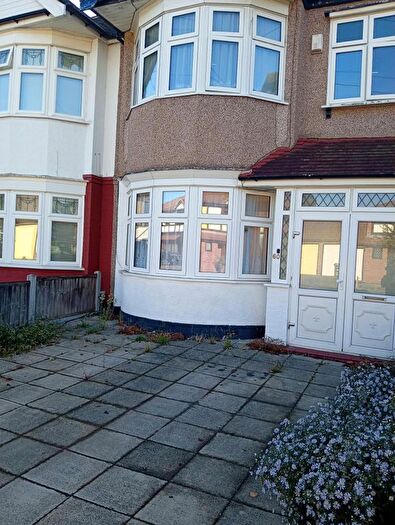 3 Bedroom Semi-Detached House To Rent In Parham Drive, Ilford, Greater London, IG2
