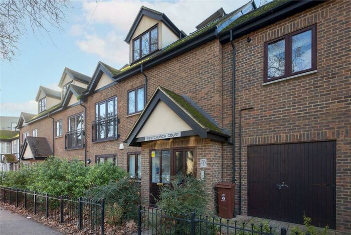 3 Bedroom Flat To Rent In The Drive, Walthamstow, London, E17