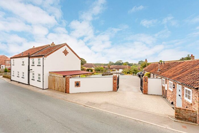 6 Bedroom Detached House For Sale In High Street, Bempton, Bridlington, East Riding Of Yorkshire, YO15