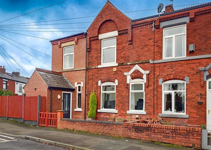3 Bedroom End Terrace House For Sale In Taunton Road, Ashton-Under-Lyne, OL7