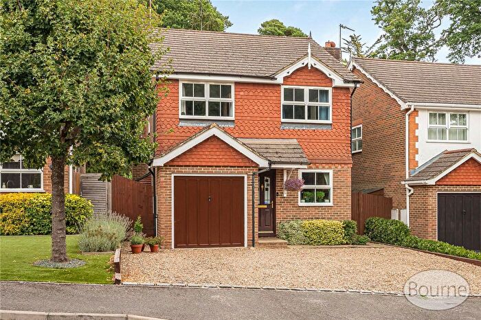 3 Bedroom Detached House For Sale In New Coppice, St John's, Woking, Surrey, GU21