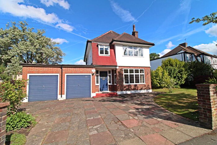 3 Bedroom Detached House For Sale In Copse Avenue, West Wickham, BR4