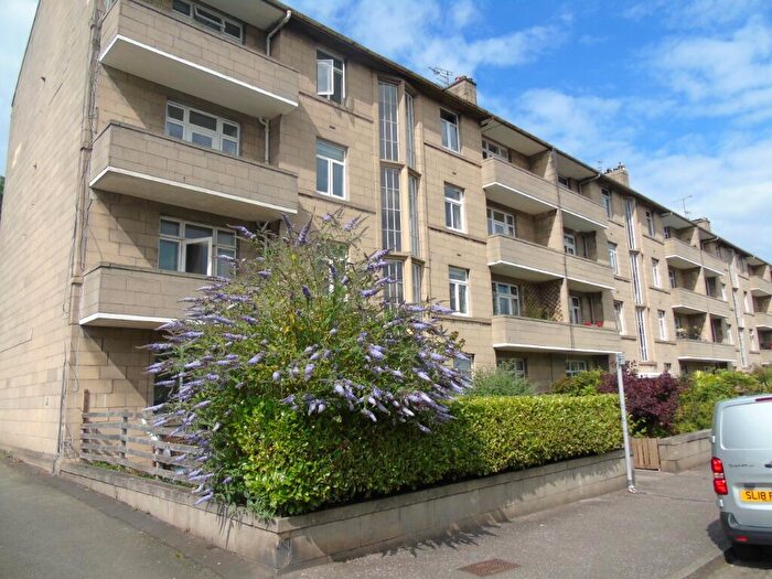 2 Bedroom Flat To Rent In Falcon Road West, Morningside, Edinburgh, EH10