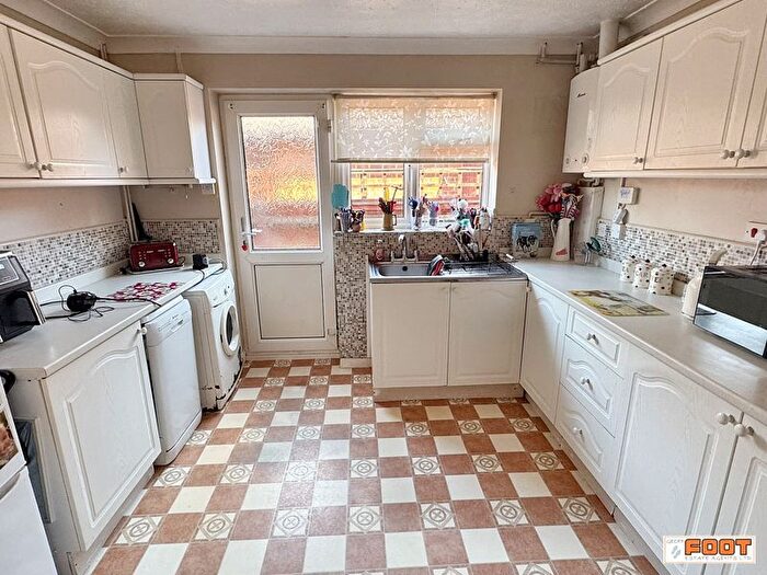 2 Bedroom Detached Bungalow For Sale In Denhill Close, Hayling Island, PO11