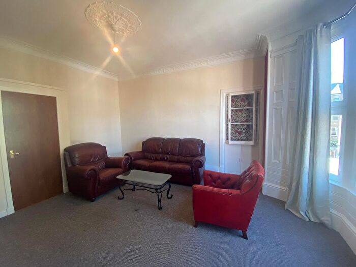 2 Bedroom Flat To Rent In /L, Perth Road, Dundee, DD2