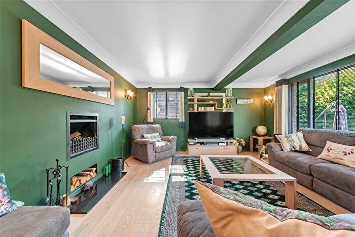 6 Bedroom Detached House For Sale In The Ridgeway, Tonbridge, Kent, TN10