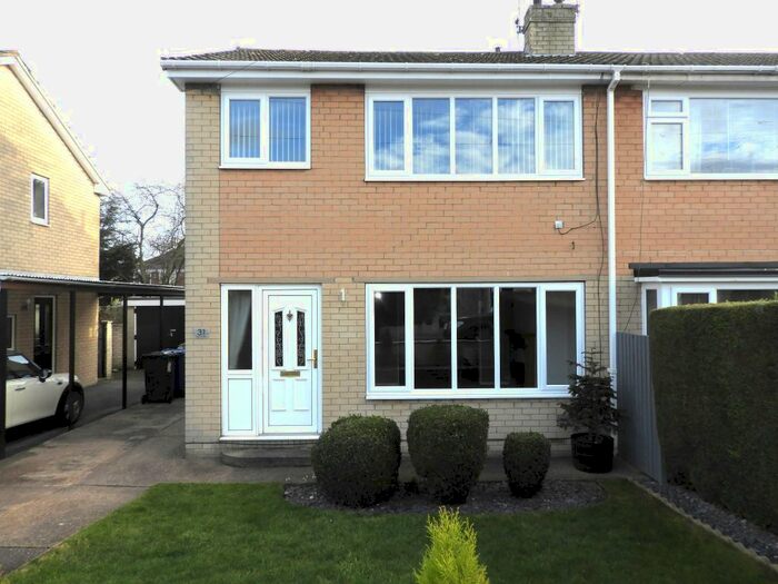 3 Bedroom Semi-Detached House To Rent In Shelley Grove, Doncaster, DN5