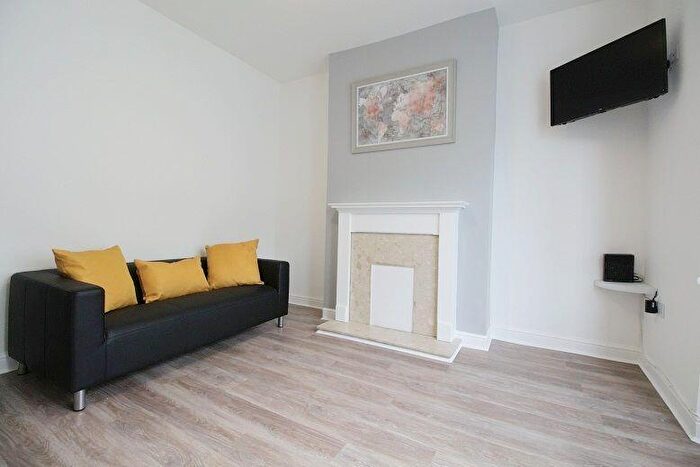 2 Bedroom House To Rent In Ripon Street, Lincoln, Lincolnshire, LN5