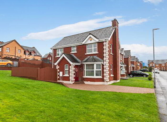 3 Bedroom Semi-Detached House For Sale In Aylesbury Avenue, Newtownabbey, BT36