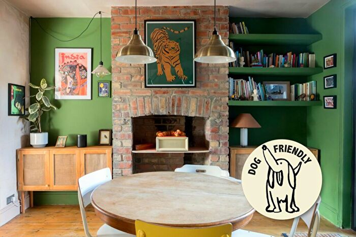 3 Bedroom House To Rent In St Johns Lane, Bedminster, Bristol, BS3