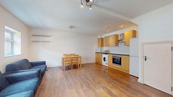 2 Bedroom Terraced House To Rent In Mattison Road, N4