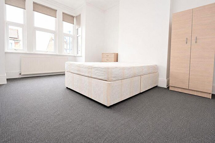 3 Bedroom Flat To Rent In *** Bedroom Property - *** Hmo Licence *** Edmonton, N9