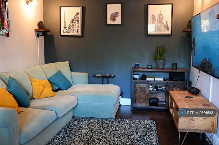 2 Bedroom Flat To Rent In Barney Close, London, SE7