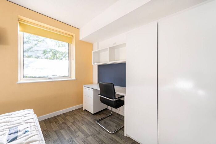 Studio To Rent In St. Anns Road, Holland Park, London, W11