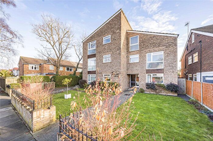 1 Bedroom Flat For Sale In Anlaby Road, Teddington, TW11