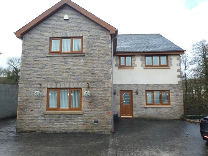 7 Bedroom Detached House For Sale In Gelligron Road, Pontardawe, Swansea., SA8
