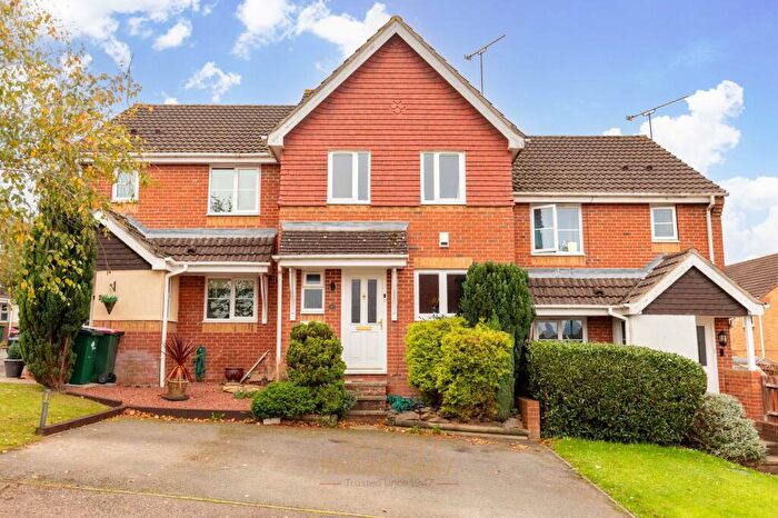 2 Bedroom Terraced House For Sale In Boleyn Close, Maidenbower, RH10