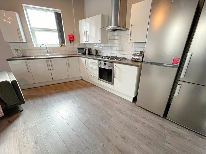 1 Bedroom House To Rent In Holt Road, L7