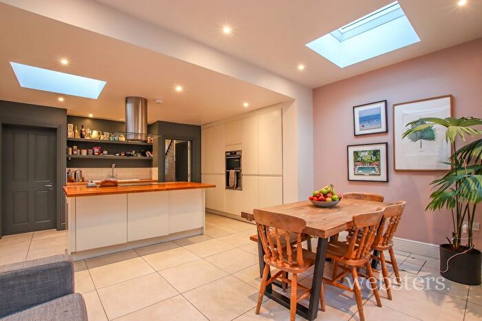 3 Bedroom Terraced House For Sale In Mill Hill Road, Norwich, NR2
