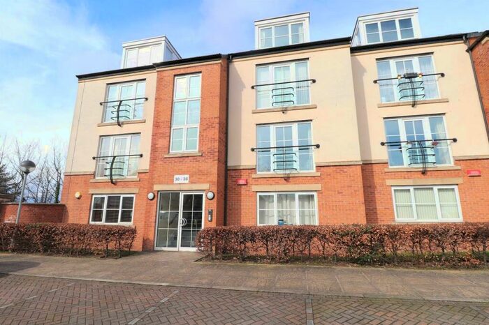 2 Bedroom Flat To Rent In Henconner Lane, Bramley, Leeds, West Yorkshire, LS13