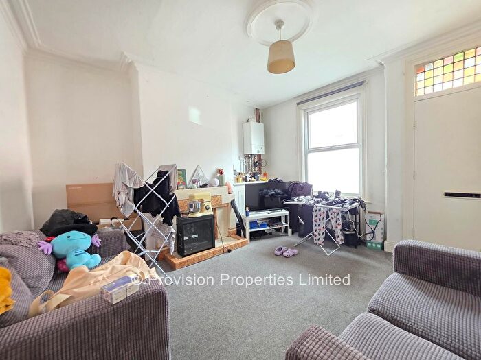 2 Bedroom Terraced House To Rent In Beamsley Place, Hyde Park, Leeds, LS6