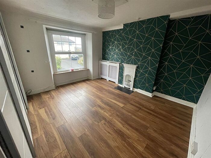 2 Bedroom Cottage For Sale In Lyme Road, Crewkerne, TA18