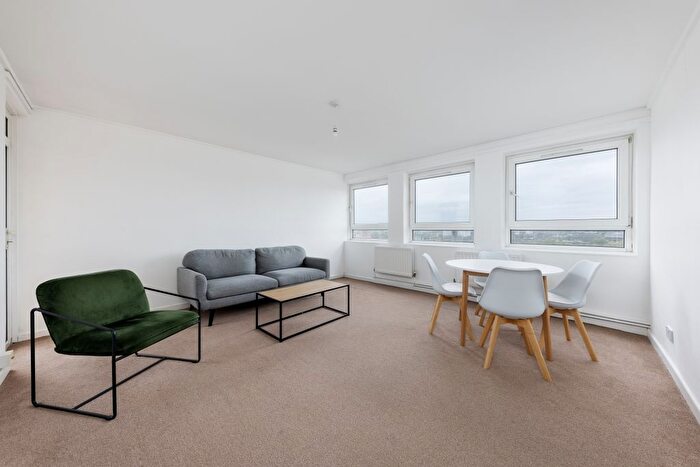 2 Bedroom Flat To Rent In Royal Street, London, SE1