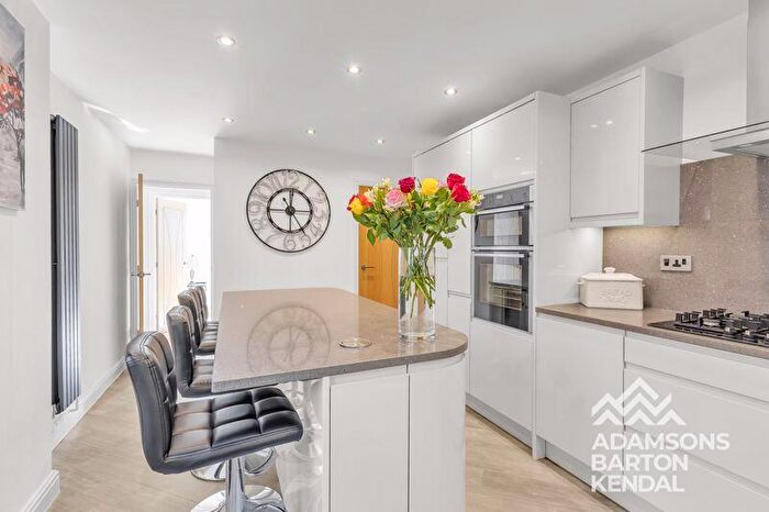 5 Bedroom Detached House For Sale In Millbrook Close, Shaw, Oldham, OL2