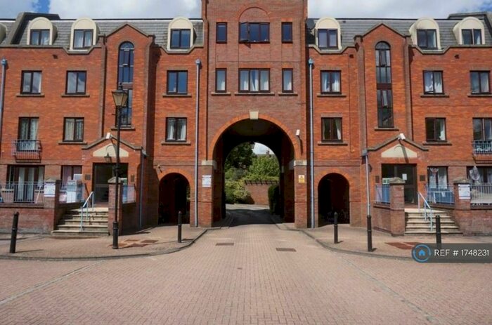 2 Bedroom Flat To Rent In Greys Court, Reading, RG1