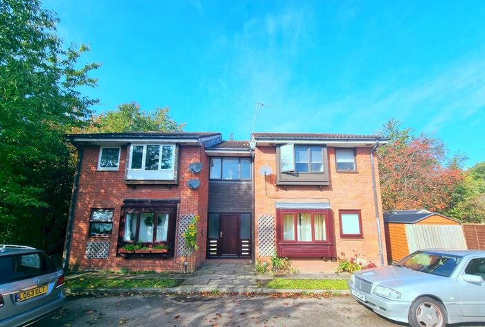 1 Bedroom Flat To Rent In Colwyn Close, Callands, Warrington, WA5