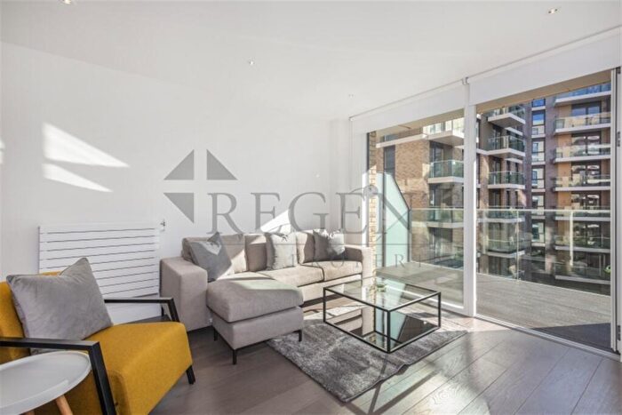 2 Bedroom Apartment To Rent In Queenshurst Square, Hamond Court, KT2