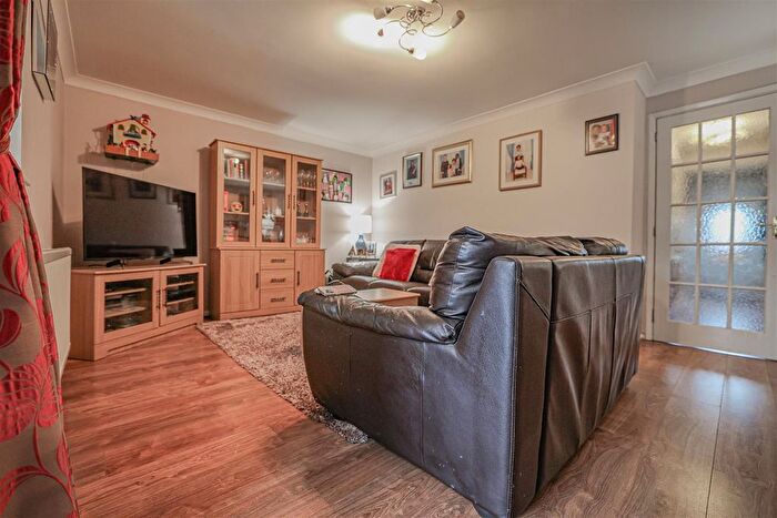 3 Bedroom Terraced House For Sale In Pescot Hill, Hemel Hempstead, HP1