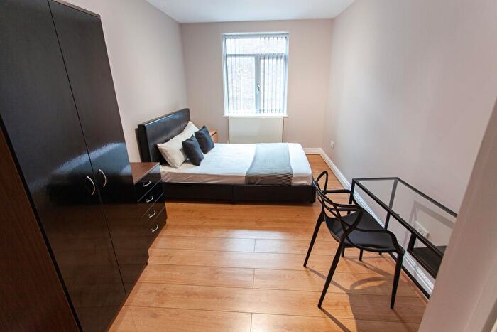 3 Bedroom Flat To Rent In Stafford Street, L3