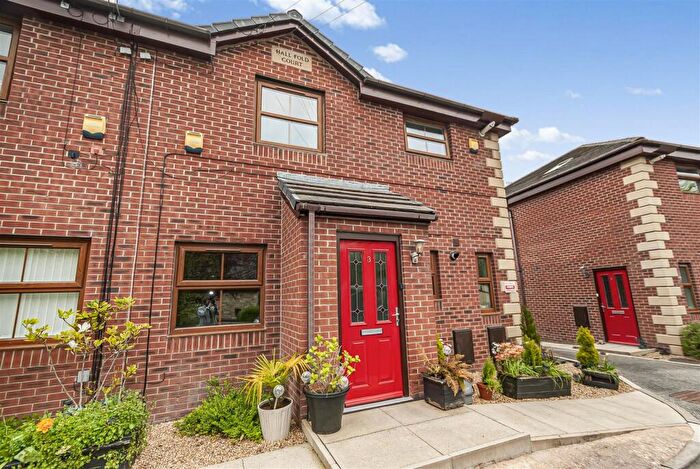 2 Bedroom Apartment To Rent In Spodden Fold, Whitworth, Rochdale, OL12