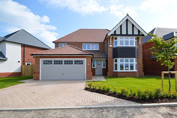 4 Bedroom Detached House To Rent In Lavant View, Chichester, PO19