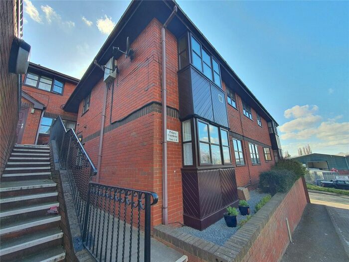 2 Bedroom Flat To Rent In Priory Gardens, Union Lane, Droitwich, WR9