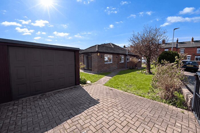 3 Bedroom Detached Bungalow To Rent In Wakefield, WF3