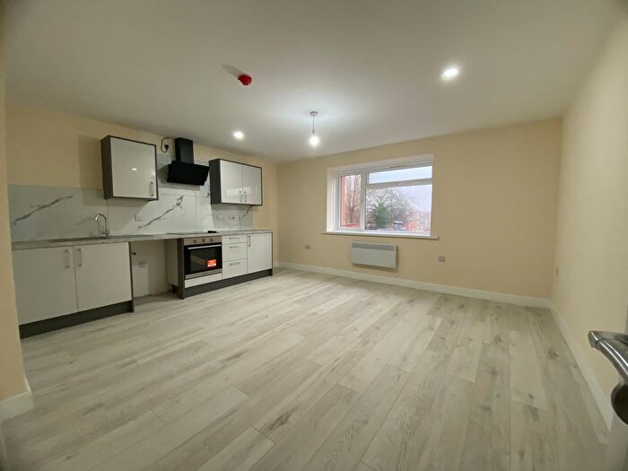 1 Bedroom Flat To Rent In Knifesmithgate, Chesterfield, S40