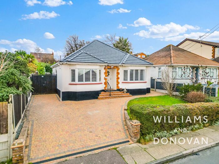 2 Bedroom Detached Bungalow For Sale In Cumberland Avenue, Benfleet, SS7
