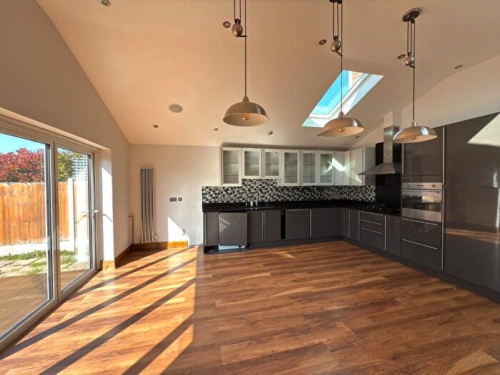 4 Bedroom Semi-Detached House To Rent In Suttons Lane, Hornchurch, RM12