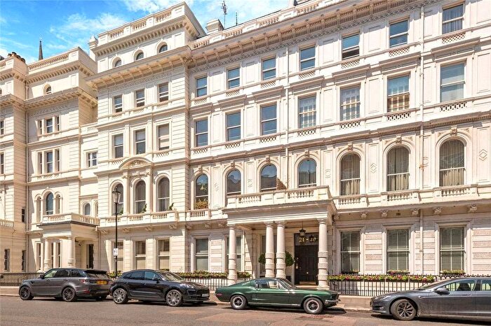 3 Bedroom Flat For Sale In Lancaster Gate, London, W2