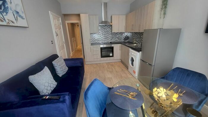 2 Bedroom Flat To Rent In Felix Road, London, W13