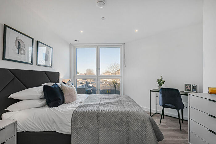 2 Bedroom Apartment For Sale In Corner House, Town Centre, Hertfordshire, AL10