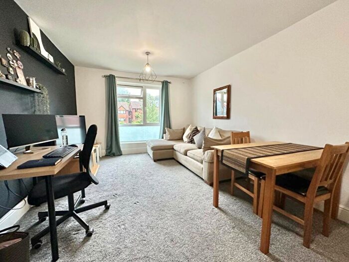 1 Bedroom Flat To Rent In The Valley, Winchester, SO22