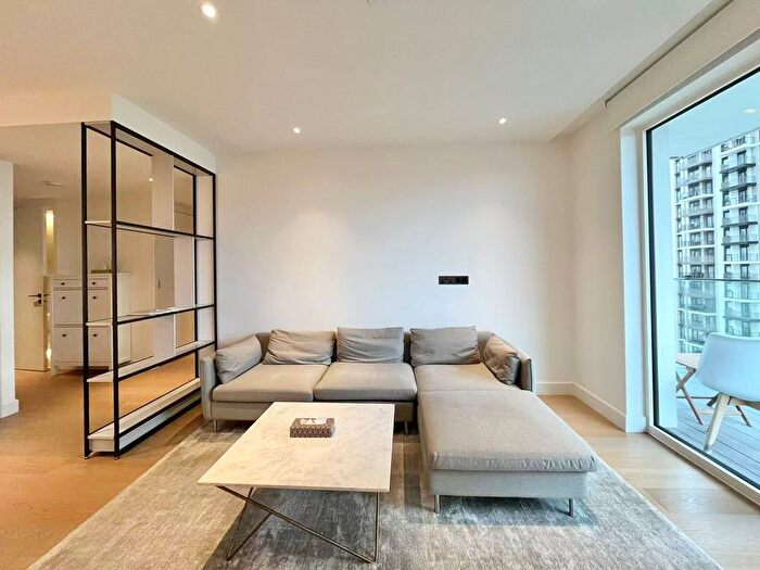 2 Bedroom Flat To Rent In Fountain Park Way, London, W12
